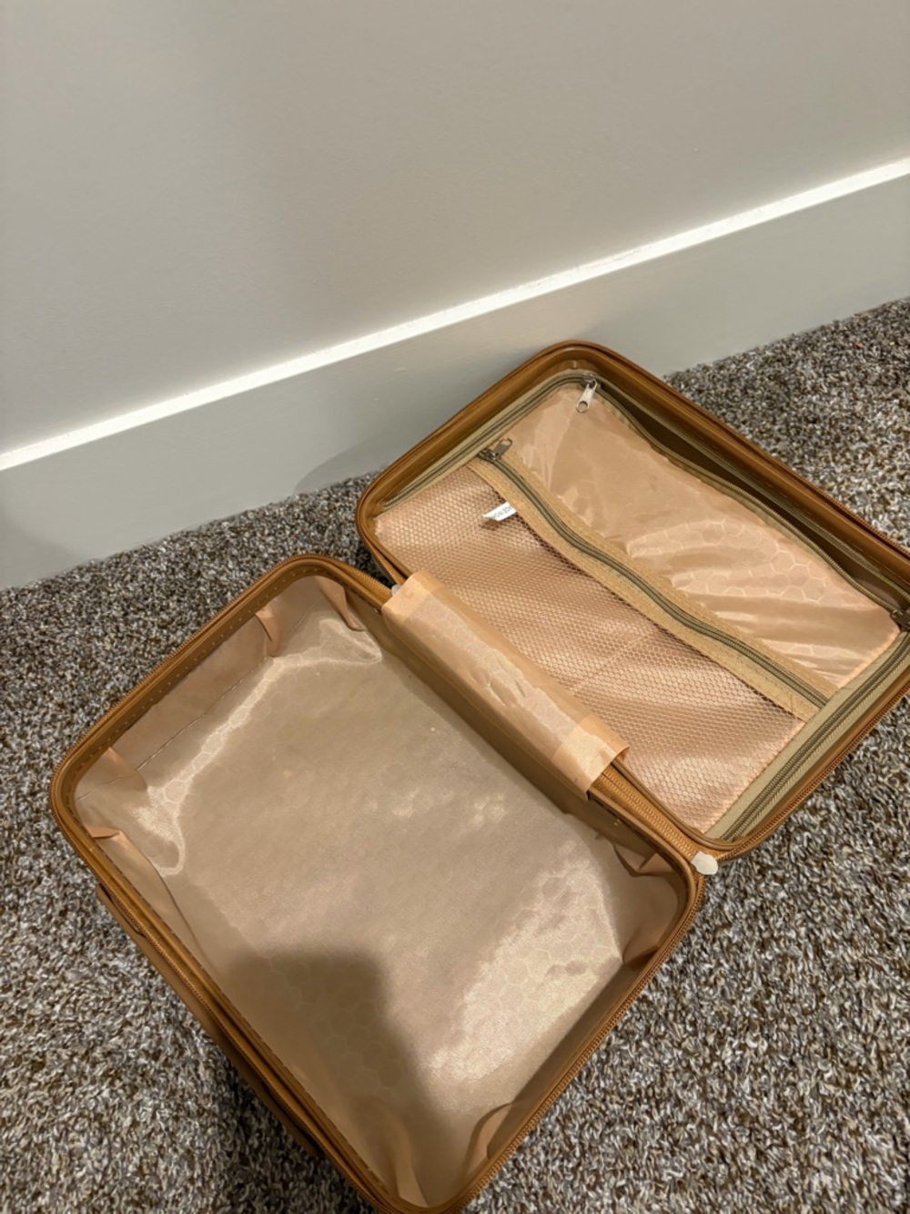 Hard Shell Accessories Case( - Picture 3 of 6